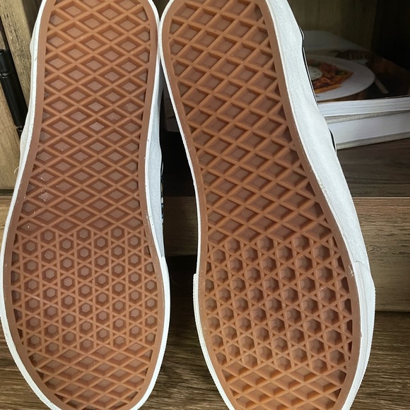 NWT Vans Sneakers - Picture 3 of 3